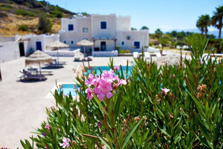 Appart’hôtel pour 2 personnes, avec Balcon et Terrasse ainsi que Jardin et Piscine