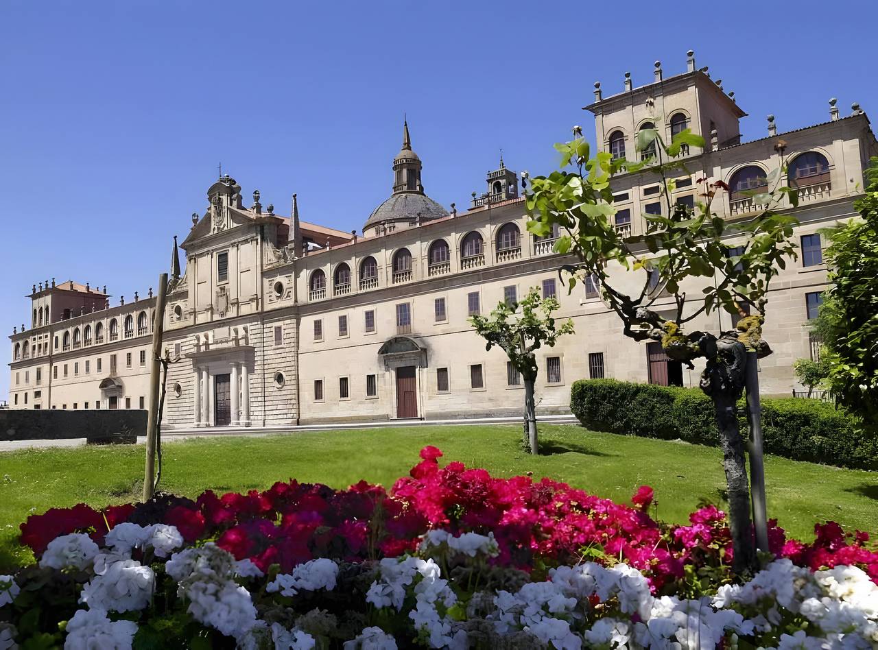 Ganze Wohnung, Ferienwohnung 'En Centro De Monforte' mit Wi-Fi in Monforte de Lemos, Lugo Provinz