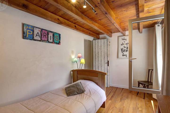 Gîte pour 5 personnes, avec jardin et piscine à Belmont-de-la-Loire - 4