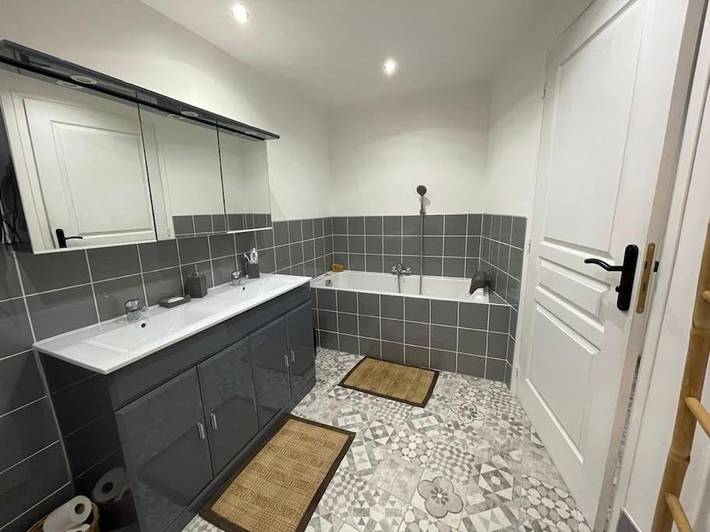 Location de vacances pour 6 personnes, avec vue et terrasse, adapté aux familles à Péret - 4