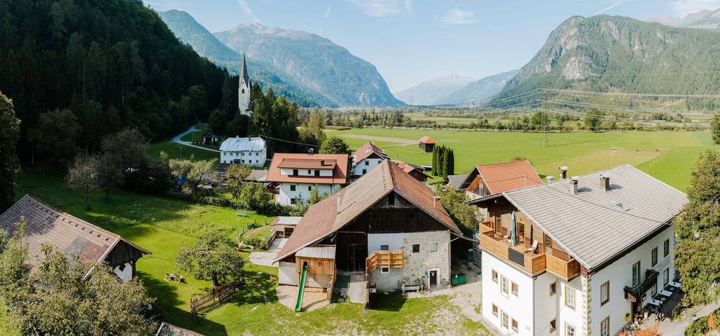 Ferienhaus für 27 Personen, mit Balkon und Garten in Oberdrauburg