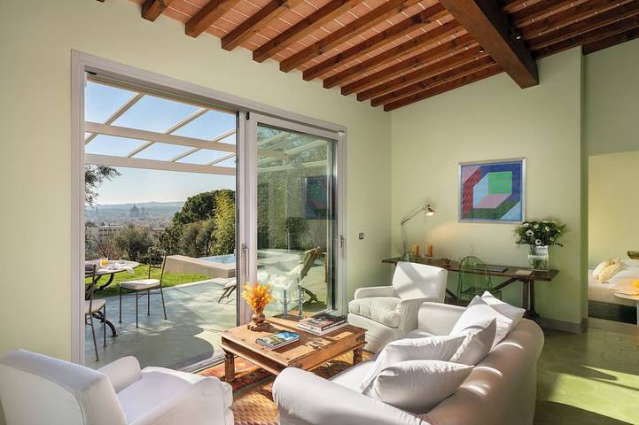 Casa vacanza per 4 persone, con giardino e terrazza nonché idromassaggio a Firenze