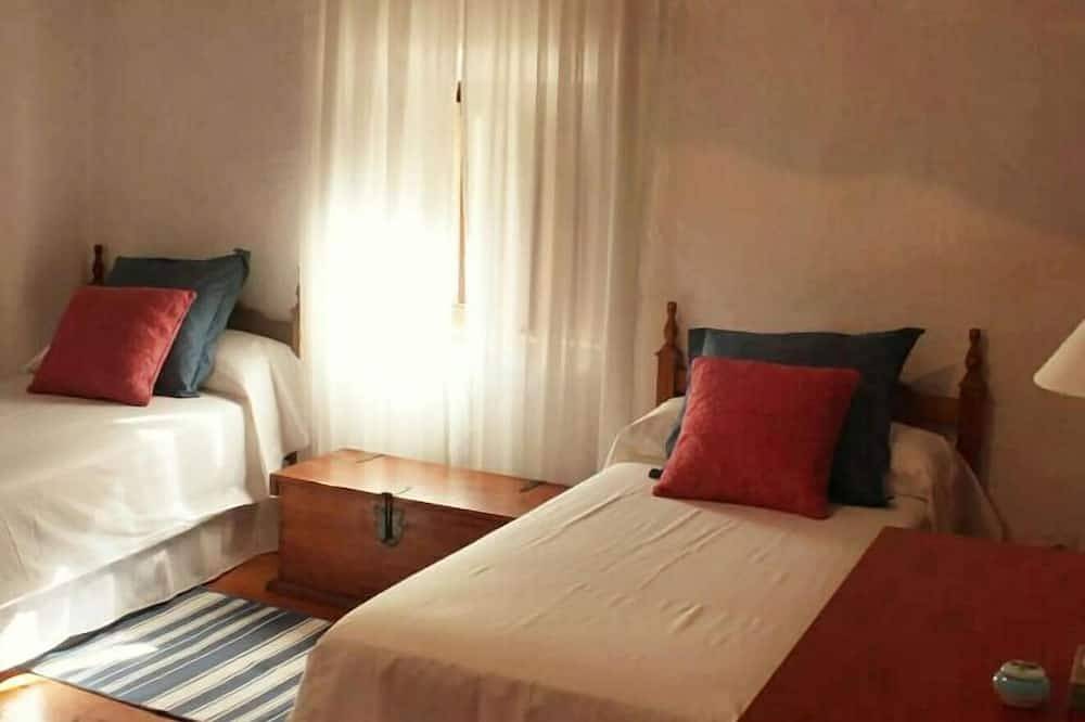 Casa Rural El Revolt de Martís (Se hacen descuentos) in Esponellá, Pla de l'Estany