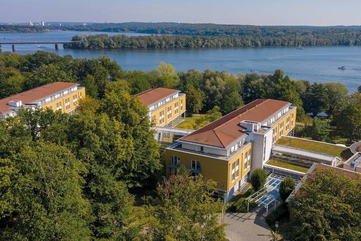 Hotel für 4 Personen, mit Sauna und Garten sowie Pool und Balkon, mit Haustier in Potsdam und Umgebung - 2