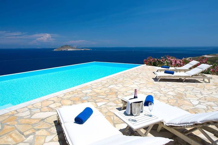 Villa pour 14 personnes, avec Balcon et Jardin dans Patmos