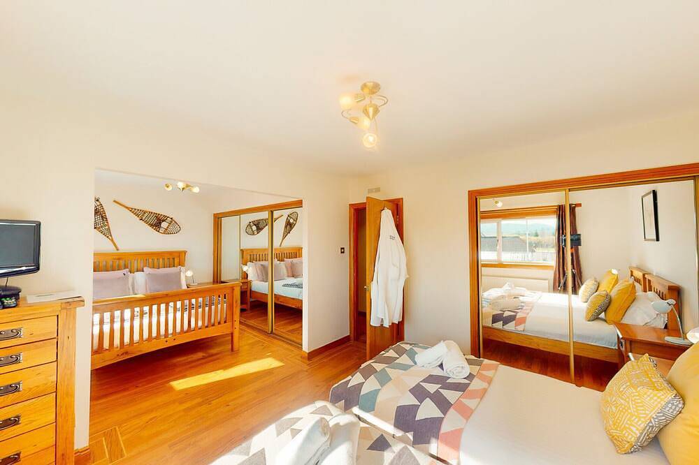 The Shieling - large Aviemore hot tub lodge in Aviemore, Highlands