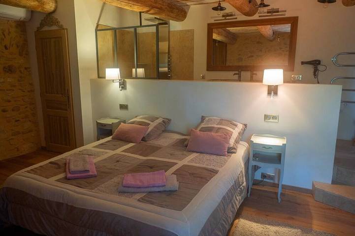 Location de vacances pour 19 personnes, avec Balcon ainsi que Jacuzzi et Jardin à Saint-Laurent-des-Arbres - 2
