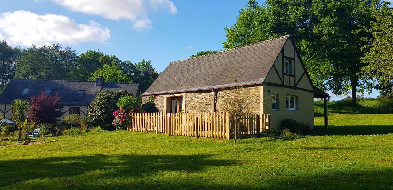 Two-Bedroom House in Guégon, Région de Pontivy
