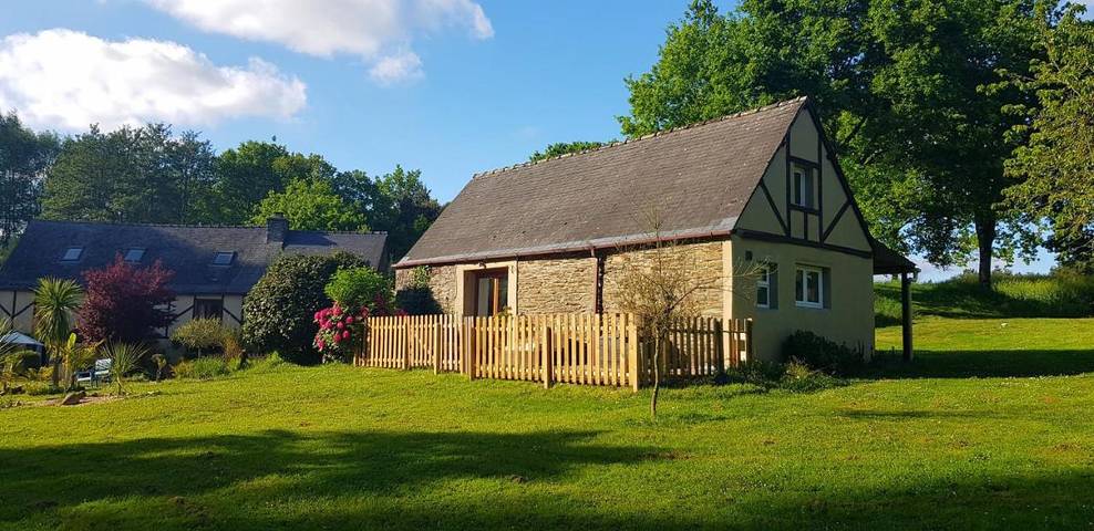 Location de vacances pour 4 personnes, avec jardin ainsi que piscine et vue à Guégon - 2