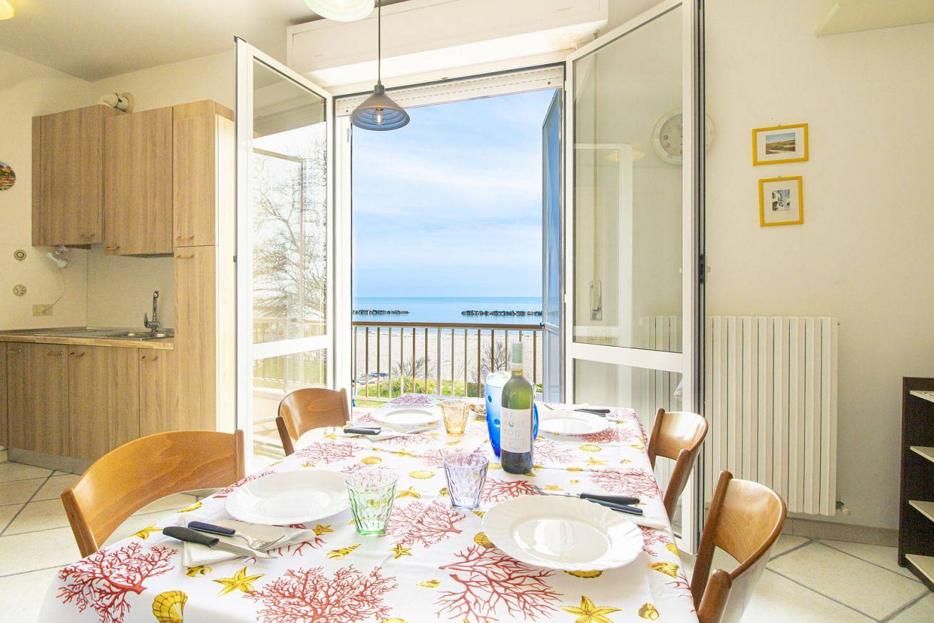 Apartamento entero, Sea view - [Balcony overlooking the sea] Wi-Fi Parking in Fermo, Provincia de Fermo