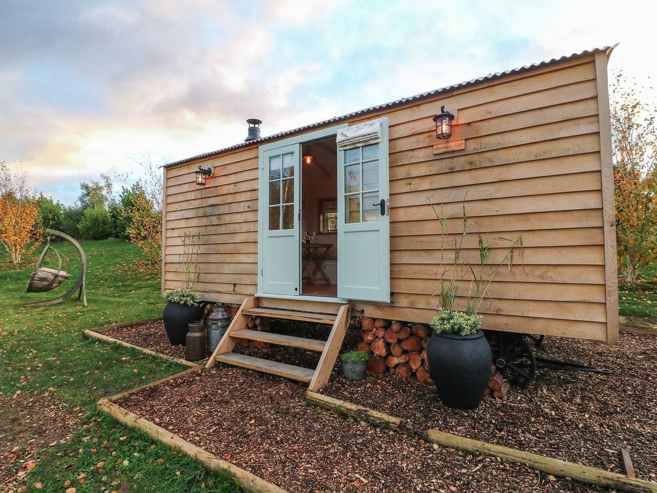 Herbie's Shepherds Hut at Shepherds Lodge Retreat and Wellness in Melton, Leicestershire