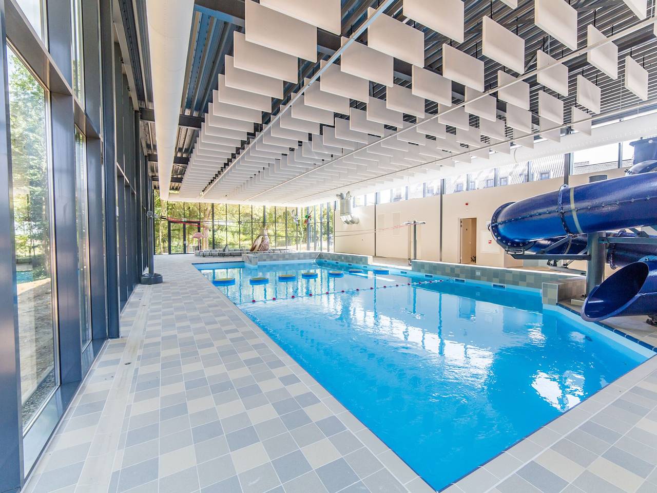 Entire apartment, Spacious penthouse near wellness in Maastricht, Hoge Kempen