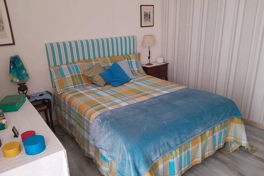 Ganze Wohnung, Casa Felice 2 double bedrooms, 2 bathrooms, lake view, garden, 5 minutes from downtown in Trevignano Romano, Braccianosee