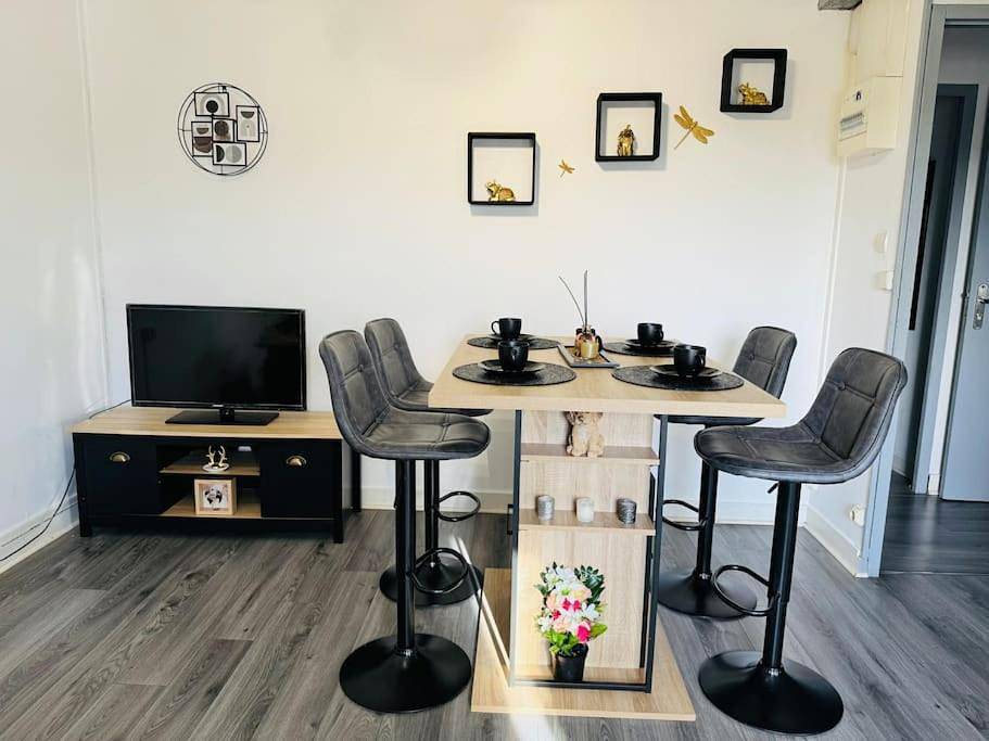 Appartement entier, One-Bedroom Apartment in Cognac, Charente