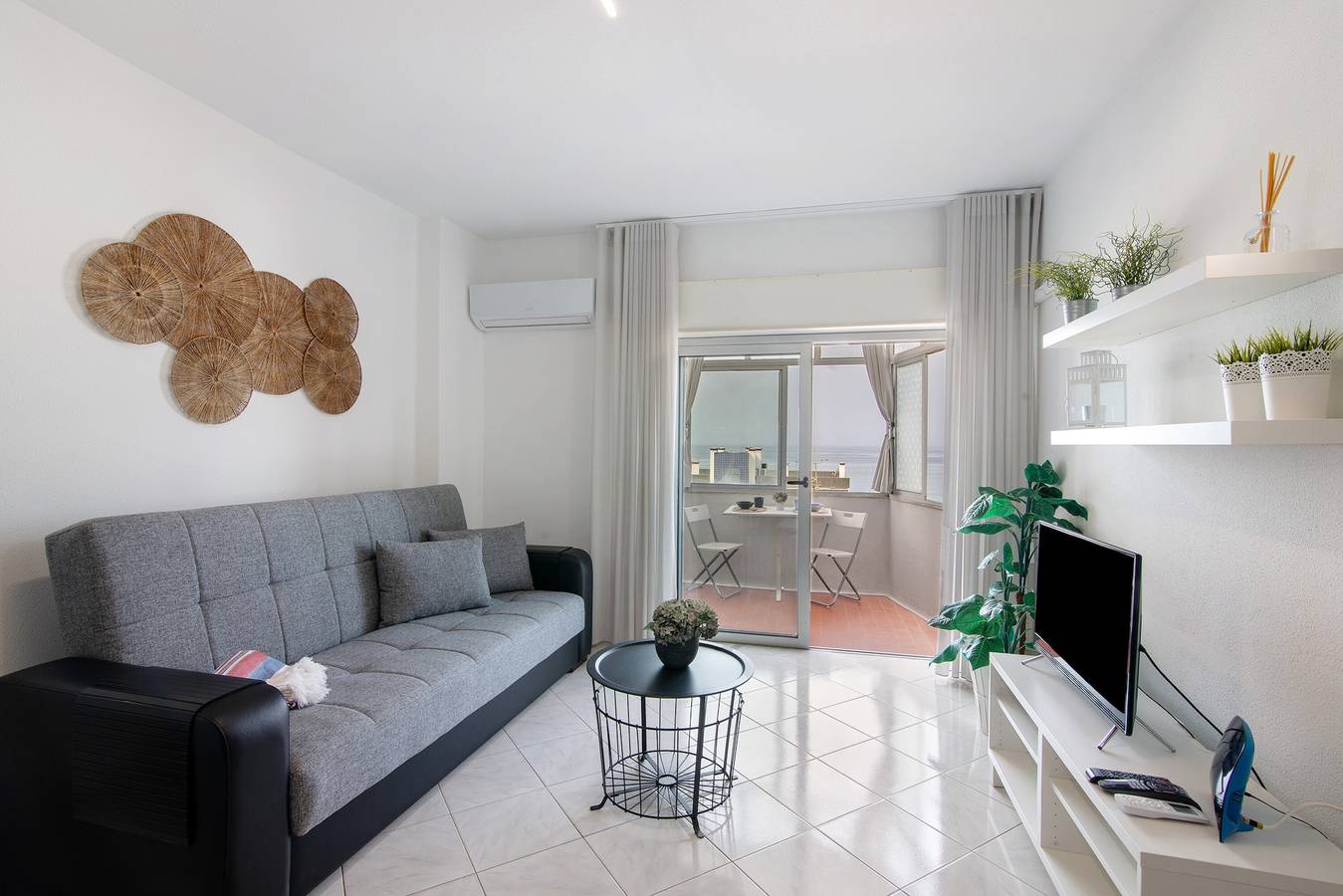 Entire apartment, Apartment 'T1 Com Vista Mar' with Sea View, Wi-Fi and Air Conditioning in Cavacos, Quarteira
