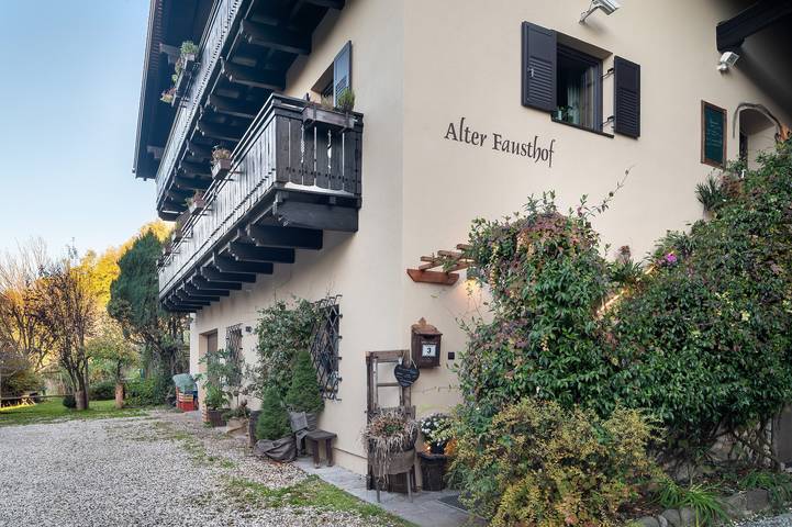 Room 'Alter Fausthof Kitty' with Mountain View, Shared Terrace and Wi-Fi in Völs am Schlern, Dolomiti Superski