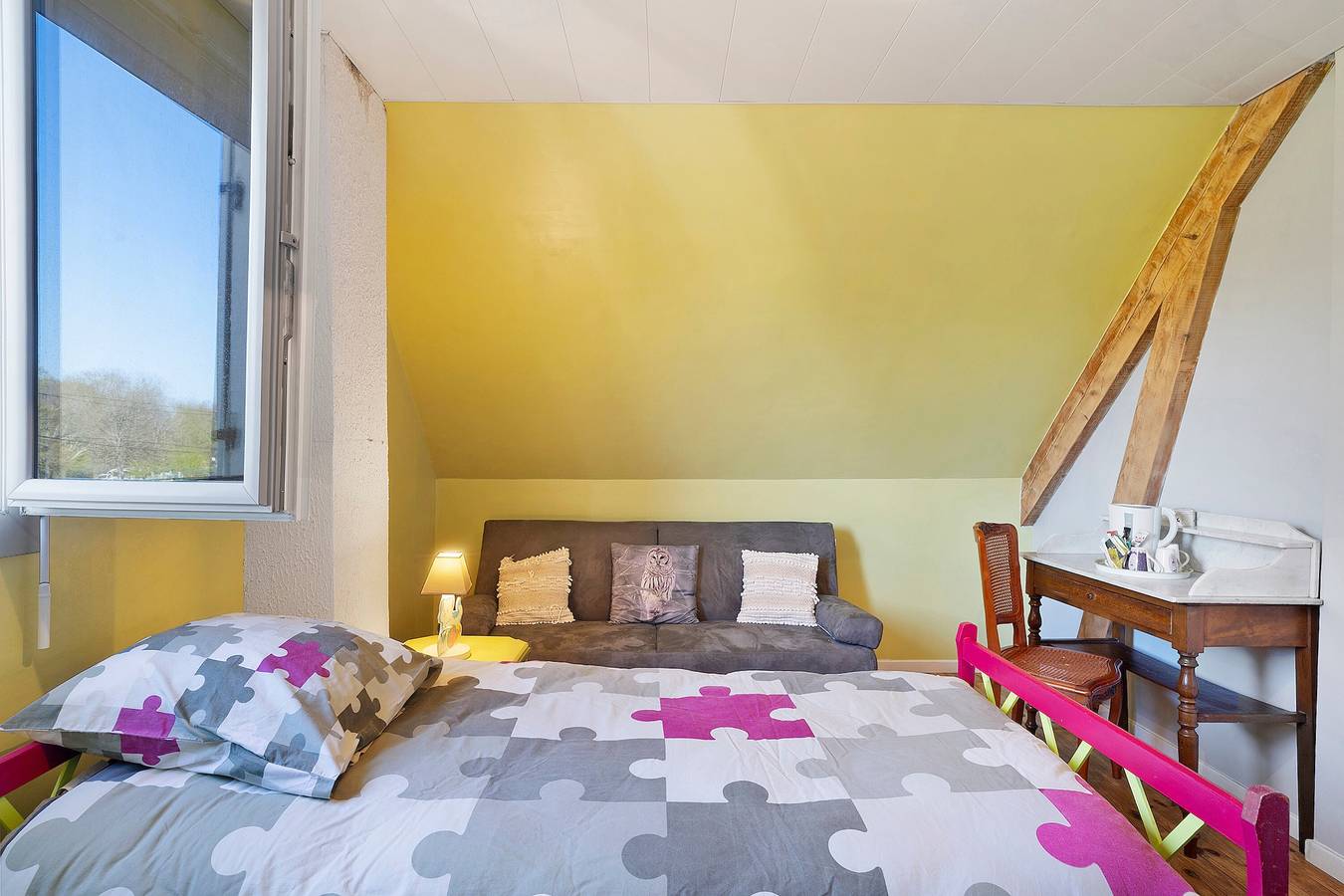 Habitación familiar L’Orée Du Bois con piscina, terraza y Wi-Fi in Montpon-Ménestérol, Périgord Blanc