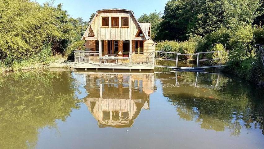 Gîte pour 4 personnes, avec Terrasse et Jardin ainsi que Vue et Vue sur le lac
