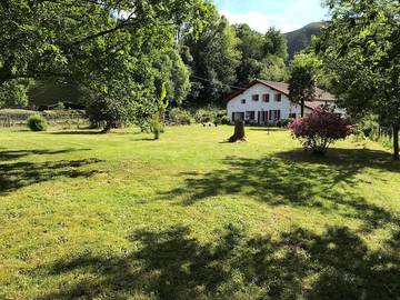 Gîte pour 4 personnes, avec terrasse et jardin à Itxassou
