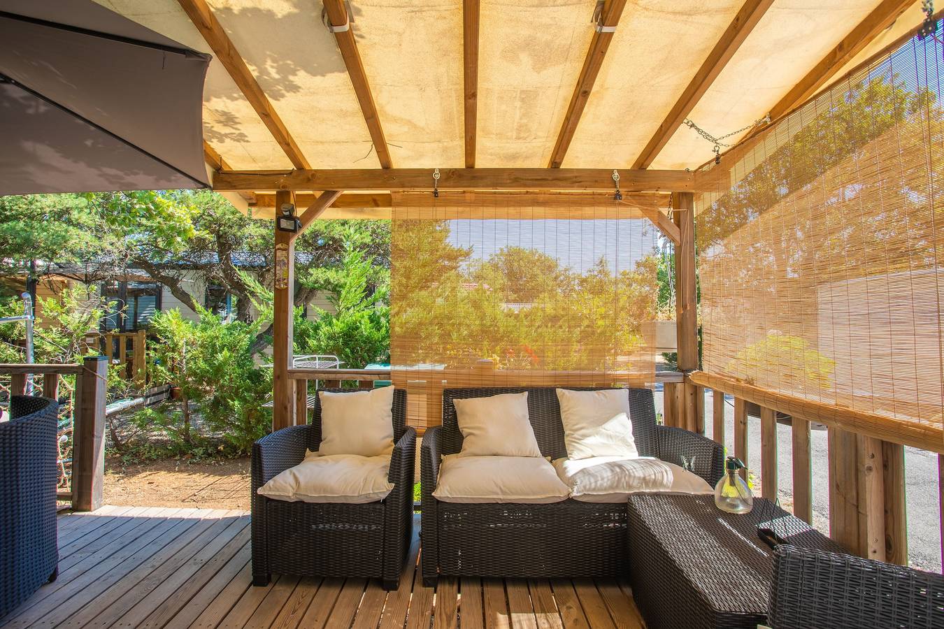 Mobil-home 'Marinière' avec vue sur le lac, piscine privée et climatisation in Sainte-Croix-du-Verdon, Parc naturel régional du Verdon