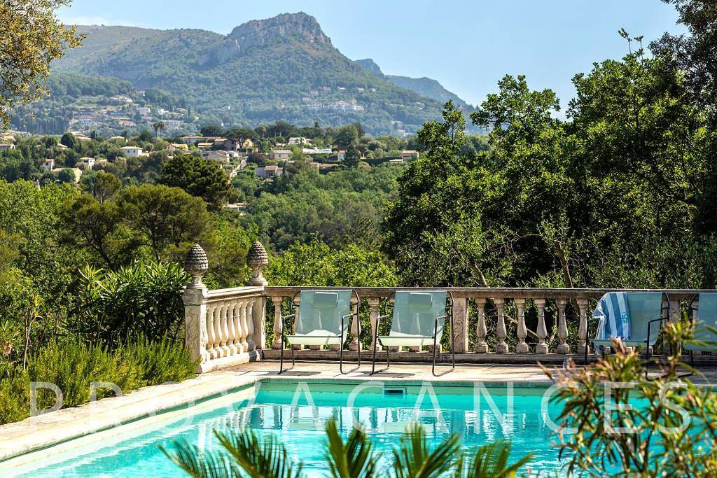 Villa pour 8 personnes avec balcon/terrasse in Tourrettes-sur-Loup, Côte méditerranéenne (France)