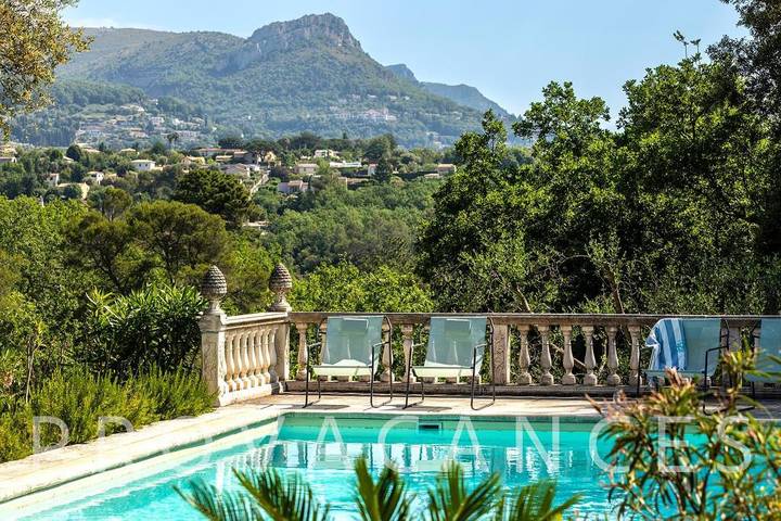 Location de vacances pour 8 personnes, avec jardin et piscine, animaux acceptés à Tourrettes-sur-Loup - 2