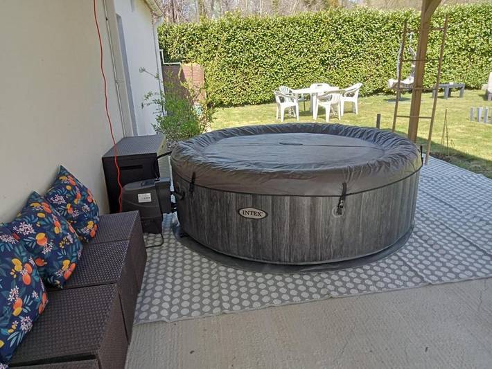 Gîte pour 4 personnes, avec jacuzzi et jardin à Questembert - 2