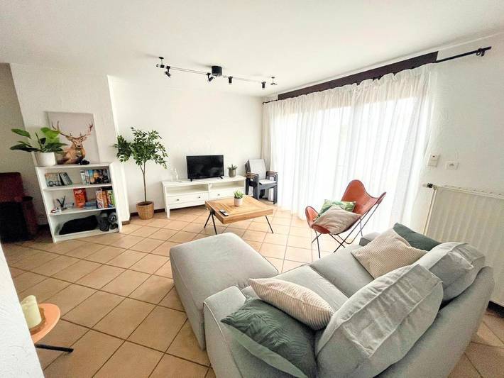 Gîte pour 5 personnes, avec terrasse dans Lacuisine - 2