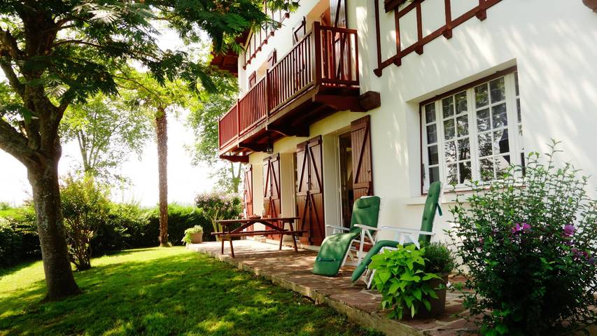Location de vacances pour 12 personnes, avec jardin et balcon en Pyrénées-Atlantiques - 2