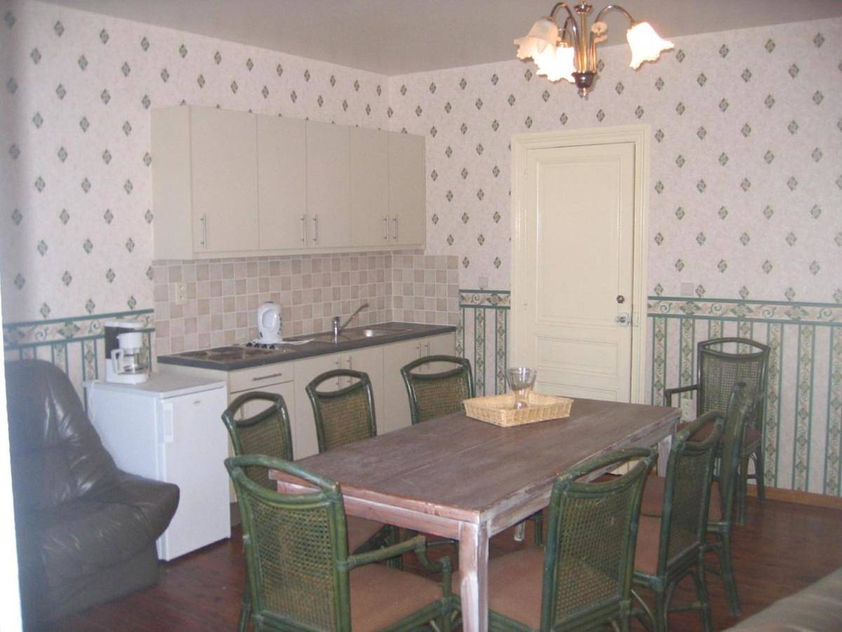 Appartement entier, Apartment - Ground Floor in Queyssac, Périgord Pourpre