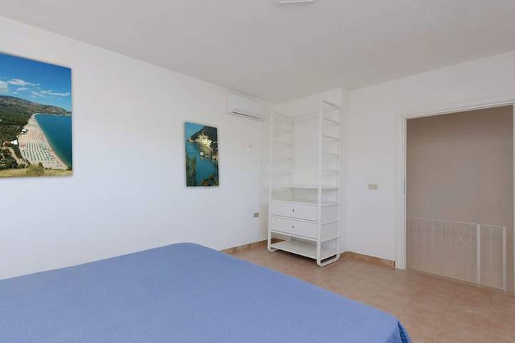 Appartement entier, Trois chambres sur deux étages, à 30 mètres de la mer avec solarium et plage inclus in Piana di Mattinata, Mattinata