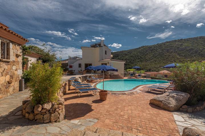 Appartamento per 6 persone, con balcone in Tanaunella