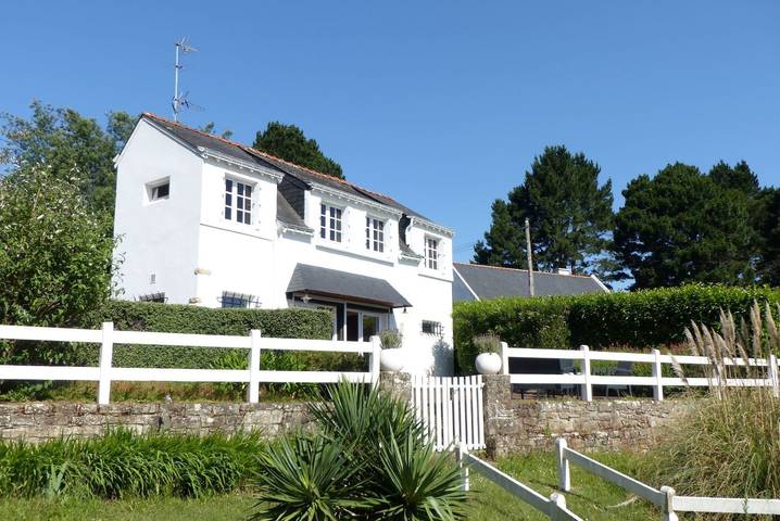 Location de vacances pour 6 personnes, avec Balcon ainsi que Terrasse et Jardin à Baden (France)