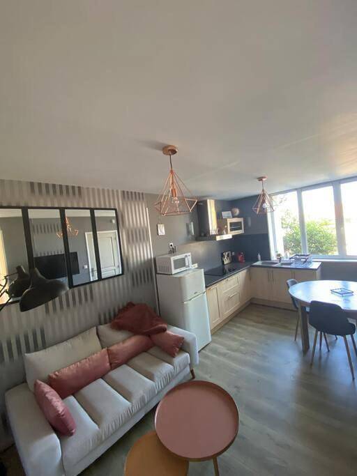 Gîte pour 2 personnes, avec terrasse à Équeurdreville-Hainneville - 4