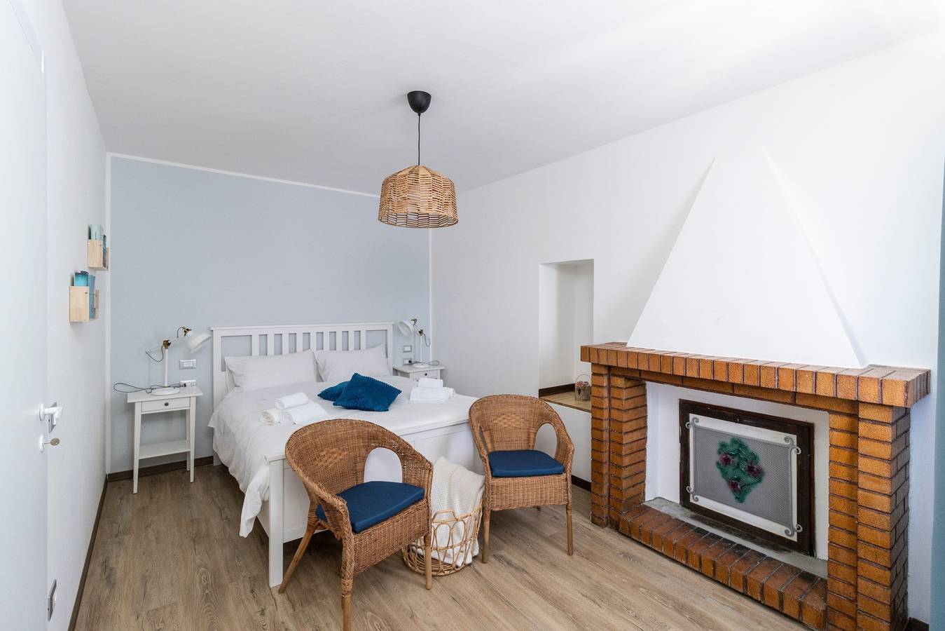 Holiday Home 'Bed and Breakfast Biancalana' with Mountain View, Private Terrace and Wi-Fi in Petritoli, Fermo Province