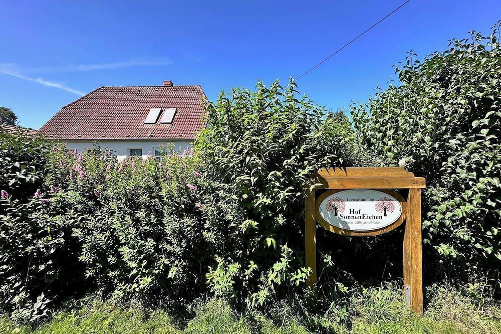 Ganze Wohnung, Große Ferienwohnung in Mecklenburg nahe Naturschutzgebiet, Badesee und Ostsee in Langen Brütz, Ludwigslust-Parchim