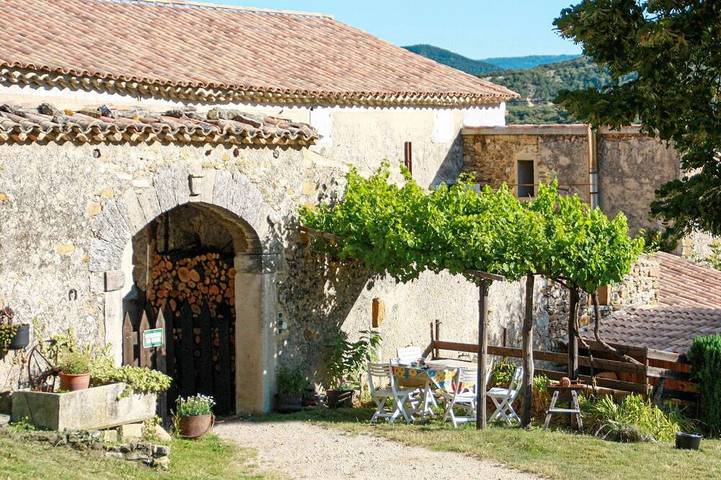 Maison de vacances pour 4 personnes, avec jardin, animaux acceptés à Roche-Saint-Secret-Béconne