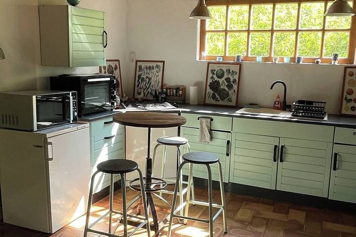 Gîte pour 6 personnes, avec jardin à Larnas - 3