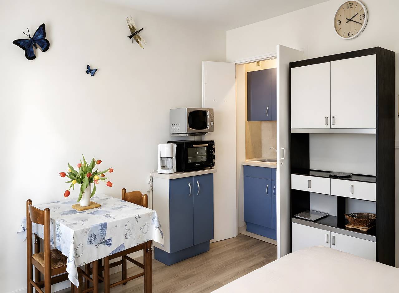 Studio entier, Studio 'À Louer Gréoux' avec terrasse privée, balcon et Wi-Fi in Gréoux-les-Bains, Alpes-de-Haute-Provence