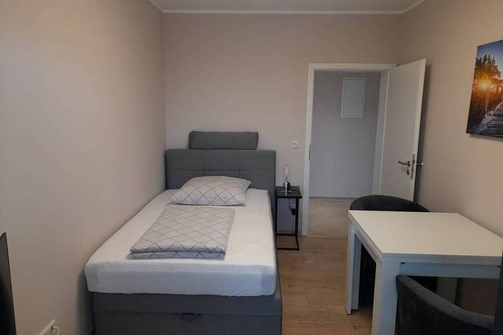 Ganze Wohnung, Luxuriöses Appartement mit 2 Schlafzimmern und Balkon in Sulzbach am Main, Main-Odenwald