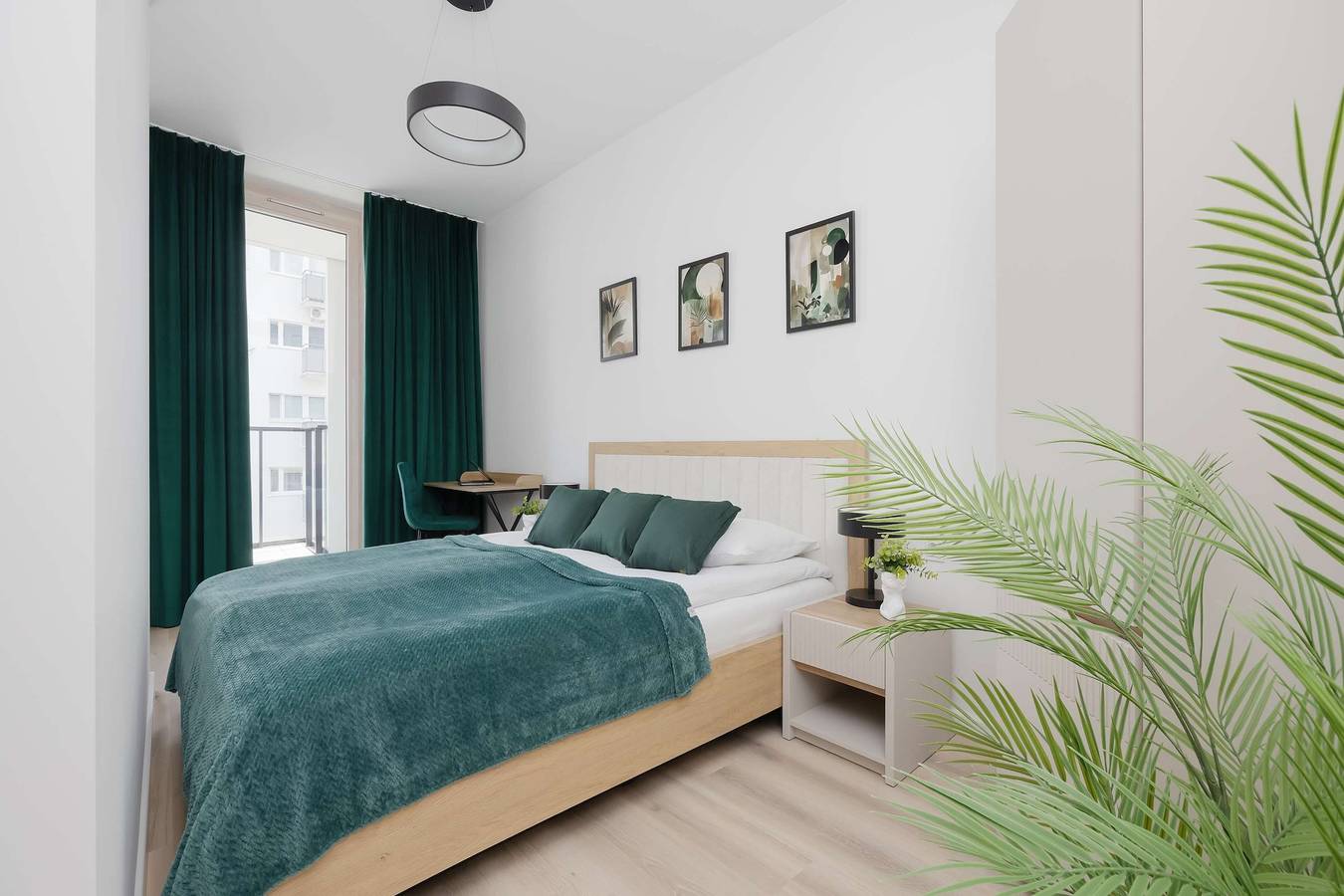 Cały apartament wypoczynkowy, Air Conditioned Studio in Chmielna Duo | Parking in Warszawa, Mazowsze