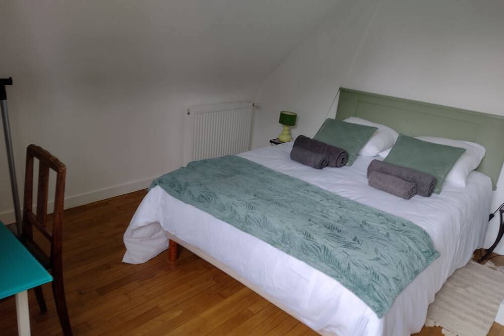 Quiet house in a large park. Close to the coast and shops! in Lamballe, Côtes-d'Armor