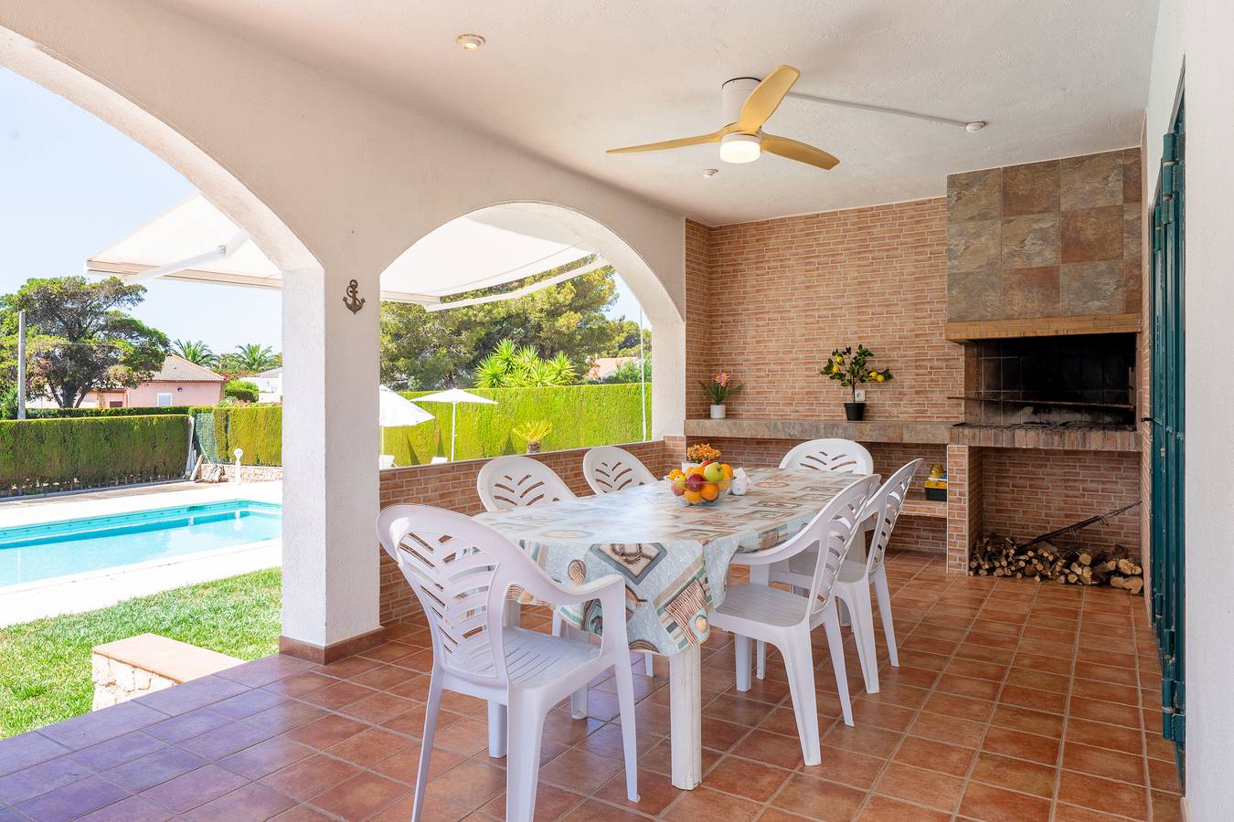 Villa 'Ponent' with Sea Views, Private Pool and Wi-Fi in l'Ametlla de Mar, Costa Dorada