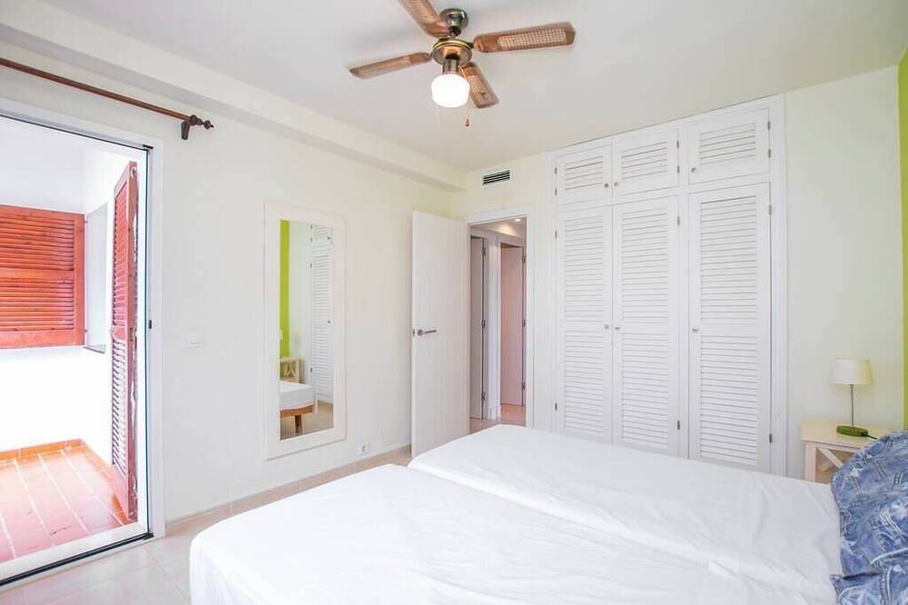 Entire apartment, Cheap & Chic: 3-bedroom apartment in Son Bou in San Jaime Mediterráneo, Alaior Municipality