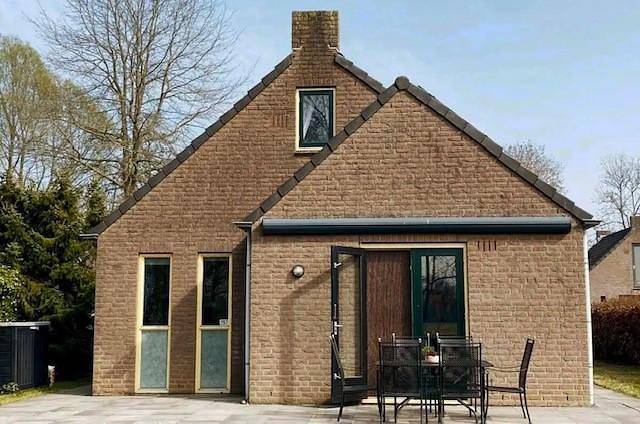 Vakantiepark 't Broeckhuys — 6-Persoons Forest Pet & Family Bungalow in Betuwe