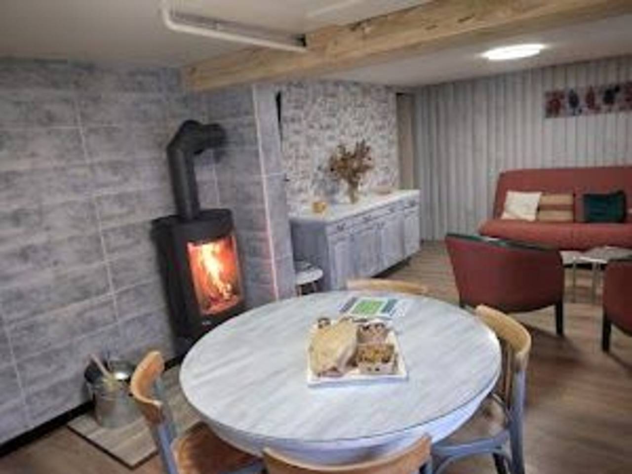 Gîte paisible en forêt avec terrasse, 4 personnes in La Bourgonce, Saint-Dié-des-Vosges