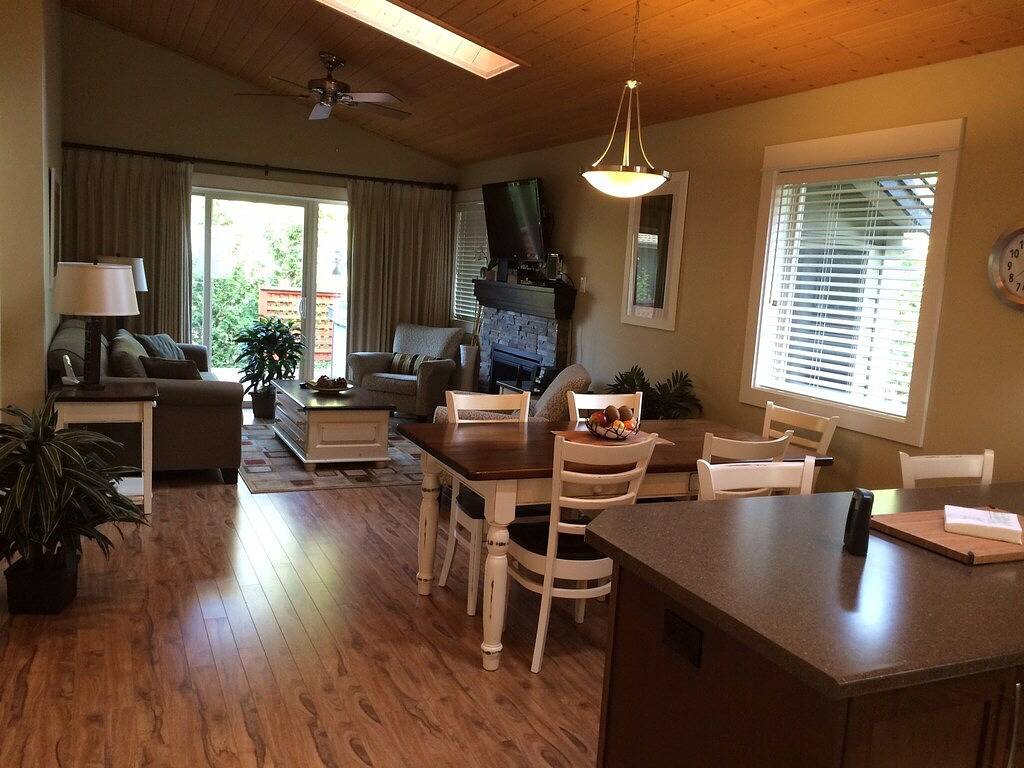 Wenn Sie im Hummingbird Cottage übernachten, ist Ihr Komfort unsere Priorität in Parksville, Regional District of Nanaimo