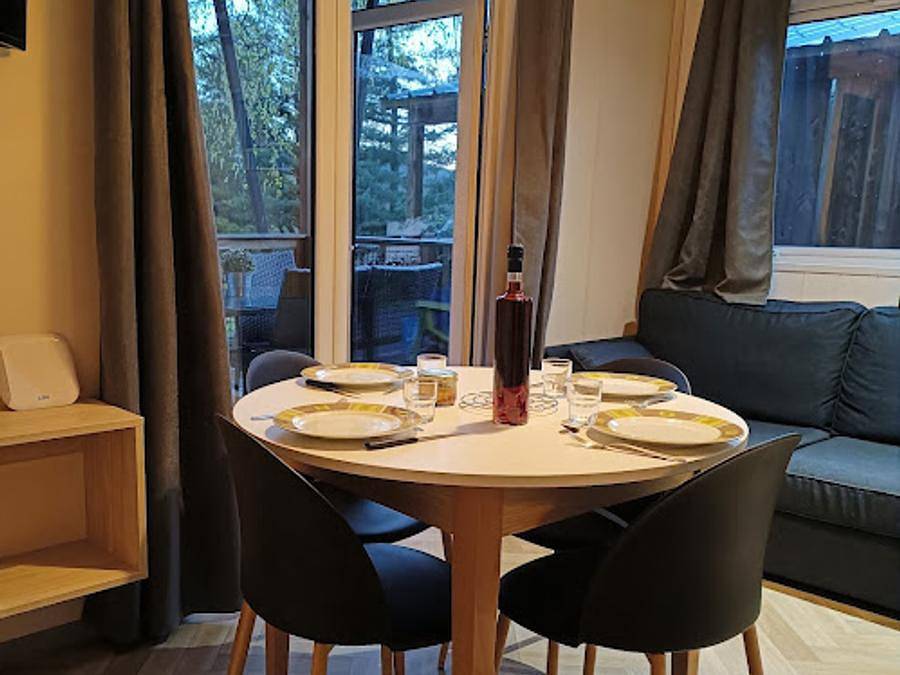 Camping la Marmotte - Chalet 4 personas - Chalet cannelle - 26.5 m2 - 2 habitaciones in La Bourboule, Parque Natural Regional Volcans d'Auvergne