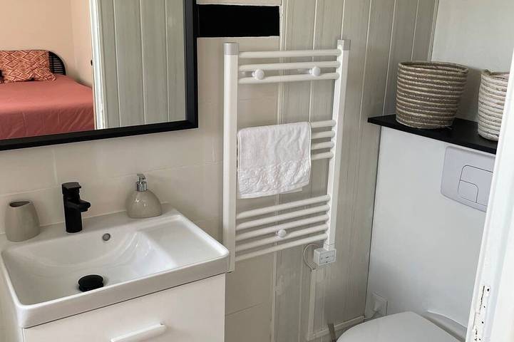 Location de vacances pour 2 personnes dans Office De Tourisme De Luc Sur Mer - 4