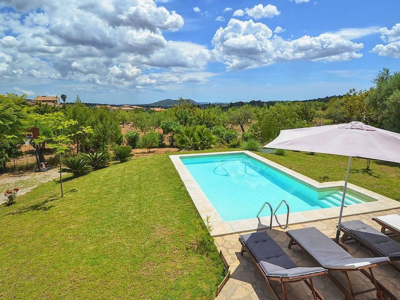 Chalet "Sacoma" mit Garten, Grill und Terrasse in Caimari, Selva